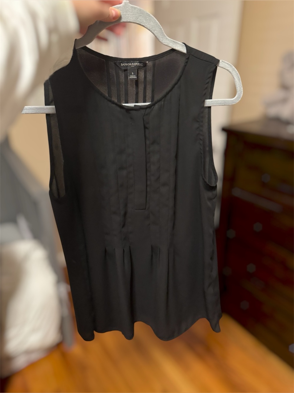 Banana Republic Black Sleeveless Pleated Camisole